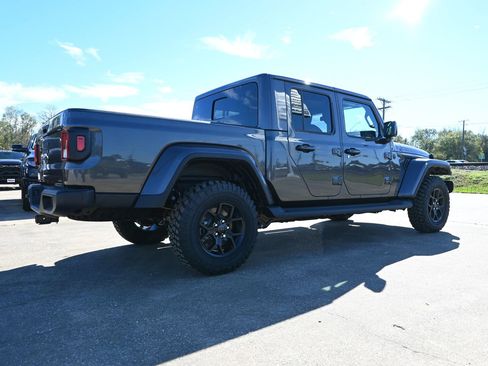 New 2025 Jeep Gladiator Sport image 4