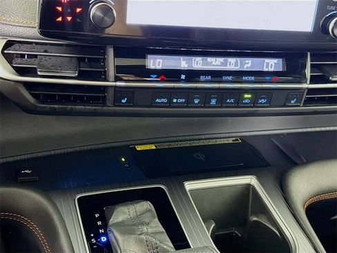 Certified 2022 Toyota Sienna XSE image 10