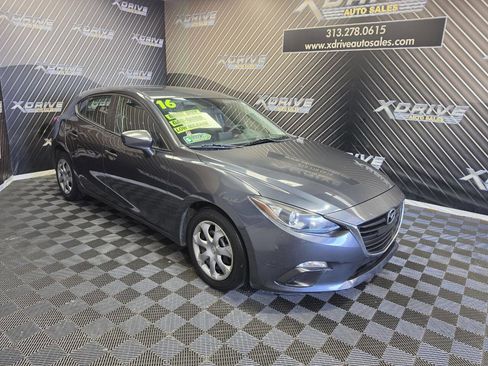 Used 2016 MAZDA MAZDA3 i Sport FWD image 4