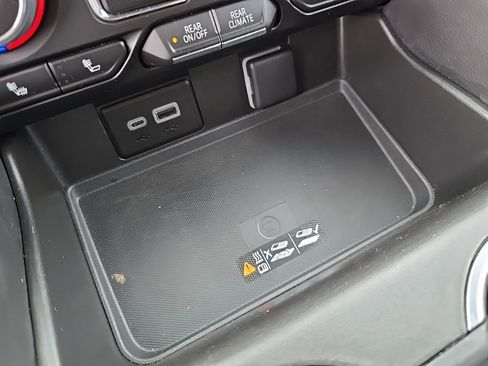 Used 2023 Chevrolet Suburban LT image 19