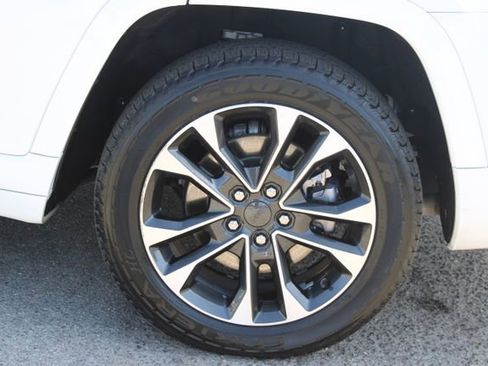 Used 2023 Jeep Grand Cherokee L Overland AWD/4WD image 9