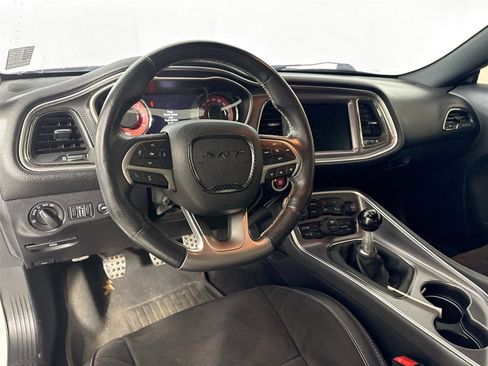 Used 2015 Dodge Challenger SRT Hellcat image 11