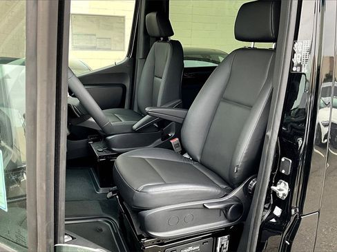 New 2025 Mercedes-Benz Sprinter 3500 image 9