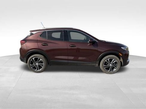 Used 2023 Buick Encore GX Essence image 2