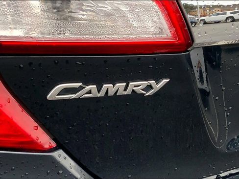 Used 2014 Toyota Camry XLE image 29