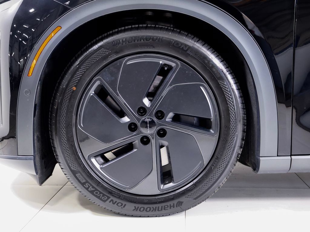 Used 2026 Lucid Gravity Grand Touring AWD/4WD image 30