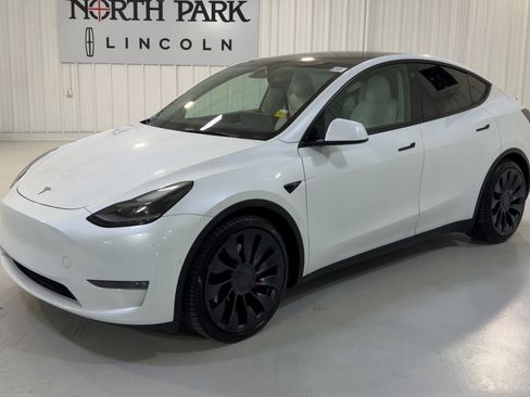 Used 2022 Tesla Model Y Performance AWD/4WD image 5
