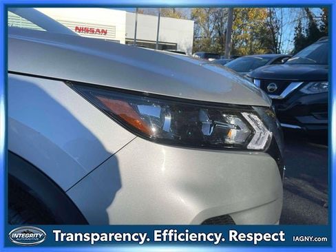 Certified 2022 Nissan Rogue Sport S image 10