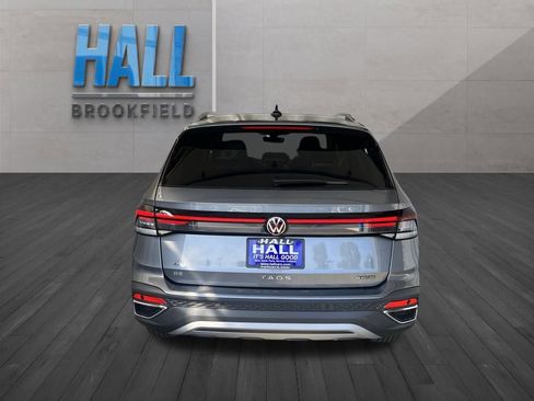 New 2025 Volkswagen Taos SE image 4