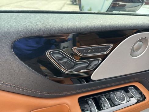 Used 2025 Lincoln Aviator Black Label AWD/4WD image 30
