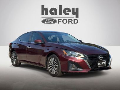 Used 2023 Nissan Altima 2.5 SV