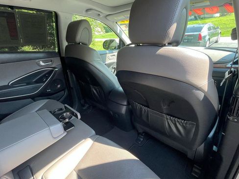 Used 2017 Hyundai Santa Fe AWD image 26
