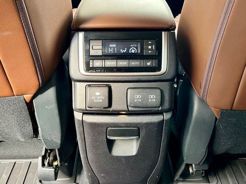 Used 2022 Subaru Ascent Touring image 38