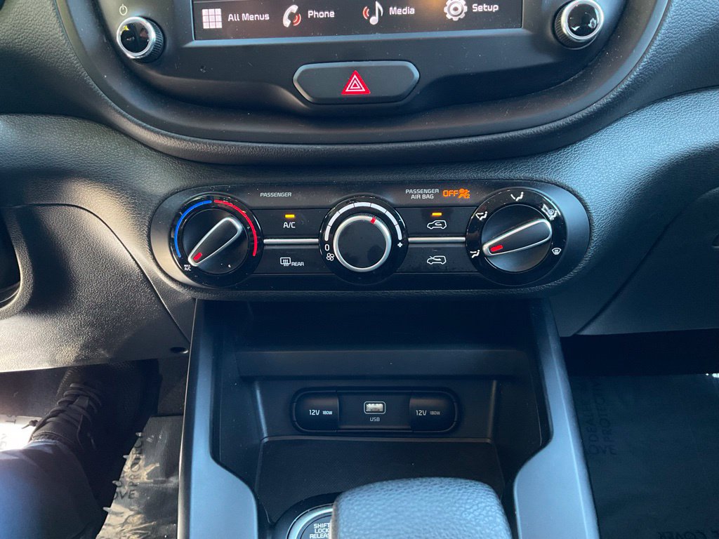 Used 2025 Kia Soul LX w/ LX Technology Package FWD image 19