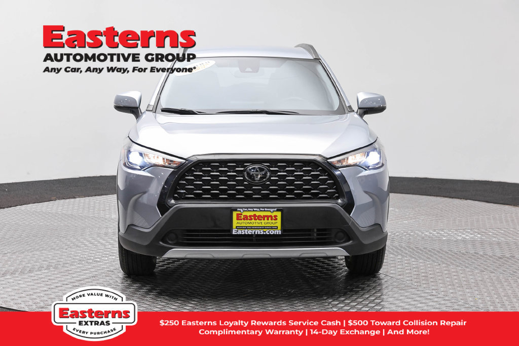 Used 2022 Toyota Corolla Cross LE AWD/4WD image 3