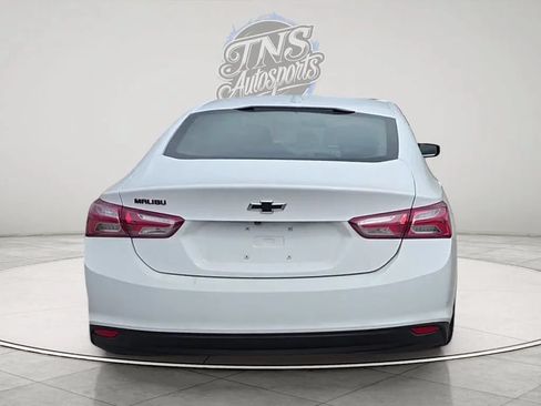 Used 2020 Chevrolet Malibu LT w/ Redline Edition FWD image 4