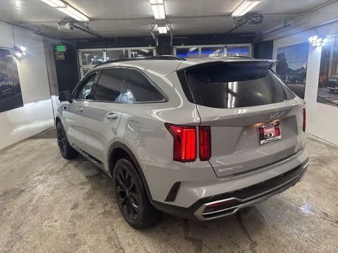 Certified 2023 Kia Sorento SX image 9