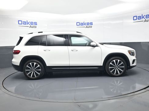 Used 2023 Mercedes-Benz GLB 250 4MATIC image 9