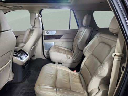 Used 2021 Lincoln Navigator L Reserve image 28