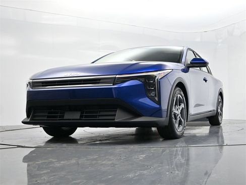 New 2025 Kia K4 LXS image 33