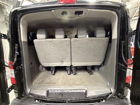 Used 2012 Nissan NV 3500 SV image 41