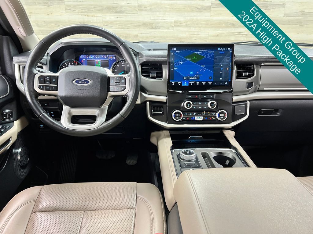 Used 2023 Ford Expedition XLT AWD/4WD image 2