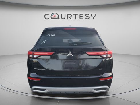 Used 2024 Mitsubishi Outlander SE FWD image 10