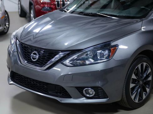 Used 2019 Nissan Sentra SR image 6
