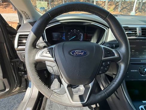 Used 2016 Ford Fusion Titanium image 21