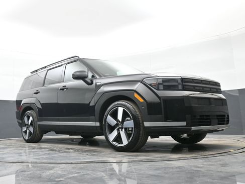 Used 2025 Hyundai Santa Fe Limited image 38