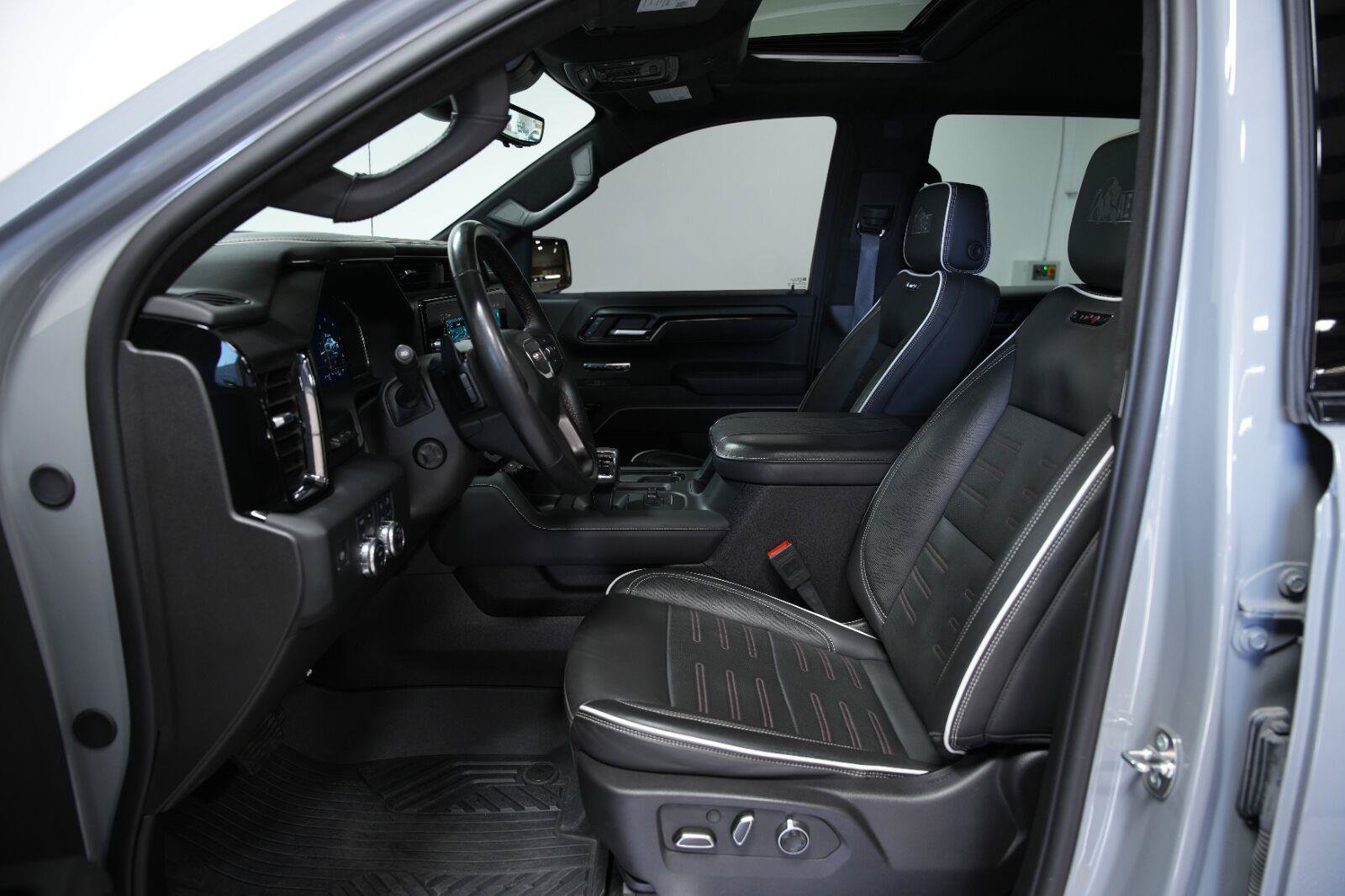 Used 2024 GMC Sierra 1500 AT4X w/ AT4X AEV Edition AWD/4WD image 39