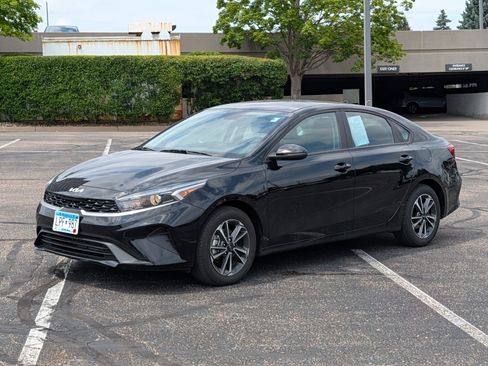 Used 2024 Kia Forte LXS w/ LXS Technology Package FWD image 3