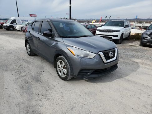 Used 2020 Nissan Kicks S image 7