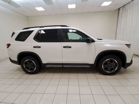 Used 2024 Honda Pilot TrailSport image 28