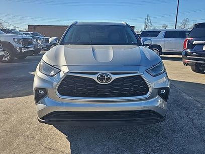 Used 2022 Toyota Highlander XLE