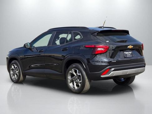 Used 2024 Chevrolet Trax LT FWD image 6