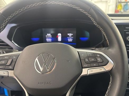 Certified 2023 Volkswagen Taos SE w/ Panoramic Sunroof Package image 10