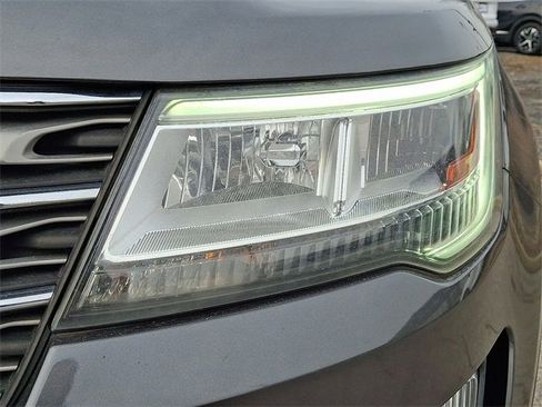 Used 2017 Ford Explorer XLT w/ Equipment Group 201A image 9