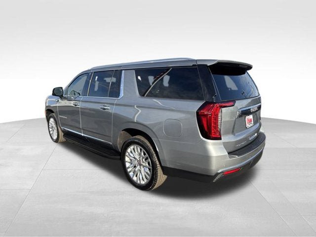 Used 2023 GMC Yukon XL SLT w/ SLT Premium Package AWD/4WD image 7