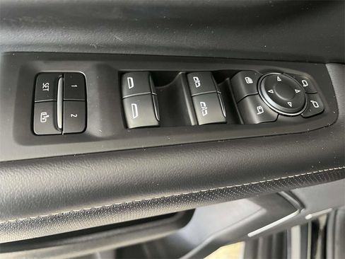 Used 2024 Chevrolet Suburban Premier image 16