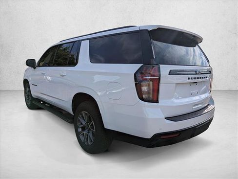 Used 2023 Chevrolet Suburban Z71 w/ Luxury Package AWD/4WD image 7