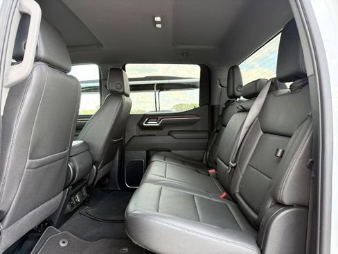 Used 2025 GMC Sierra 1500 SLT AWD/4WD image 26