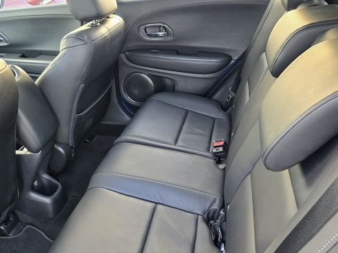 Used 2018 Honda HR-V EX-L image 10