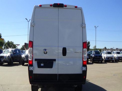 Used 2025 RAM ProMaster 2500 w/ Convenience Group FWD image 7