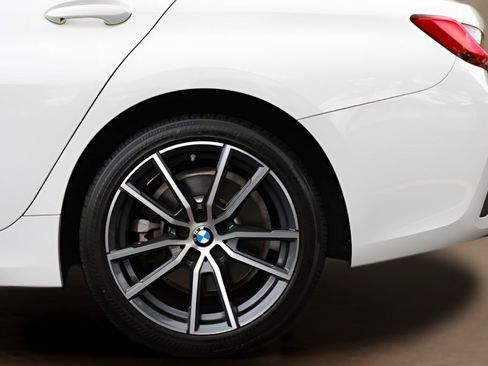 Used 2019 BMW 330i Sedan w/ Convenience Package RWD image 6