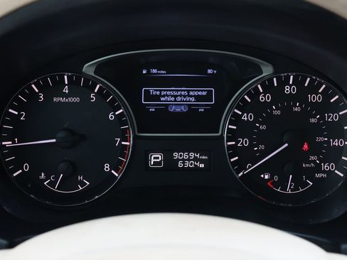 Used 2014 Nissan Altima 2.5 SV FWD image 17