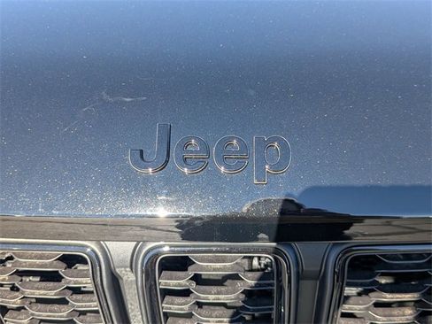 New 2025 Jeep Grand Cherokee Limited w/ Black Appearance Package image 9