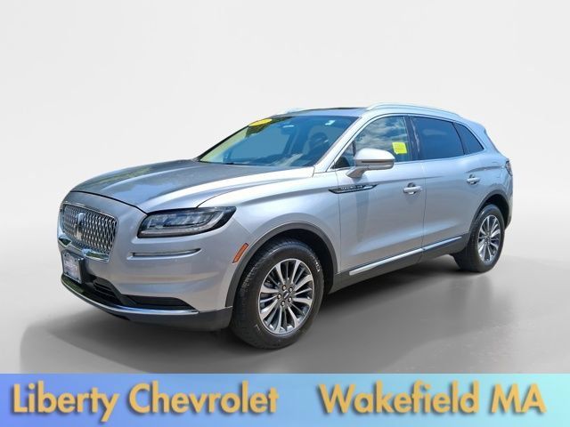 Used 2023 Lincoln Nautilus Reserve AWD/4WD image 3