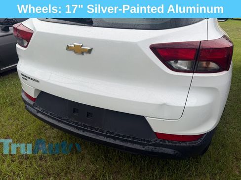 Used 2022 Chevrolet TrailBlazer LS AWD/4WD image 2