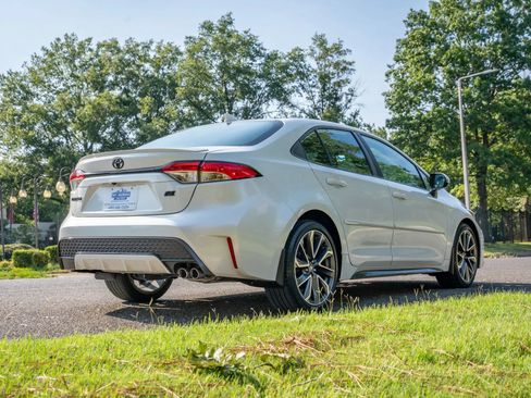 Used 2021 Toyota Corolla SE FWD image 5